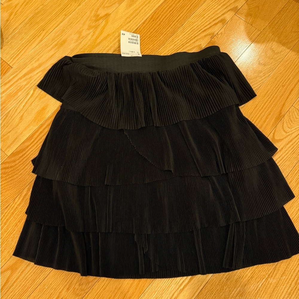 H&M Black Tiered Pleated Mini Skirt